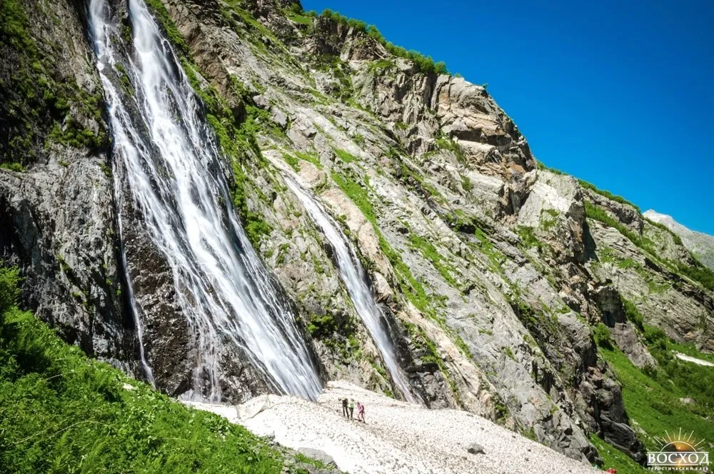 White waterfalls preview 4