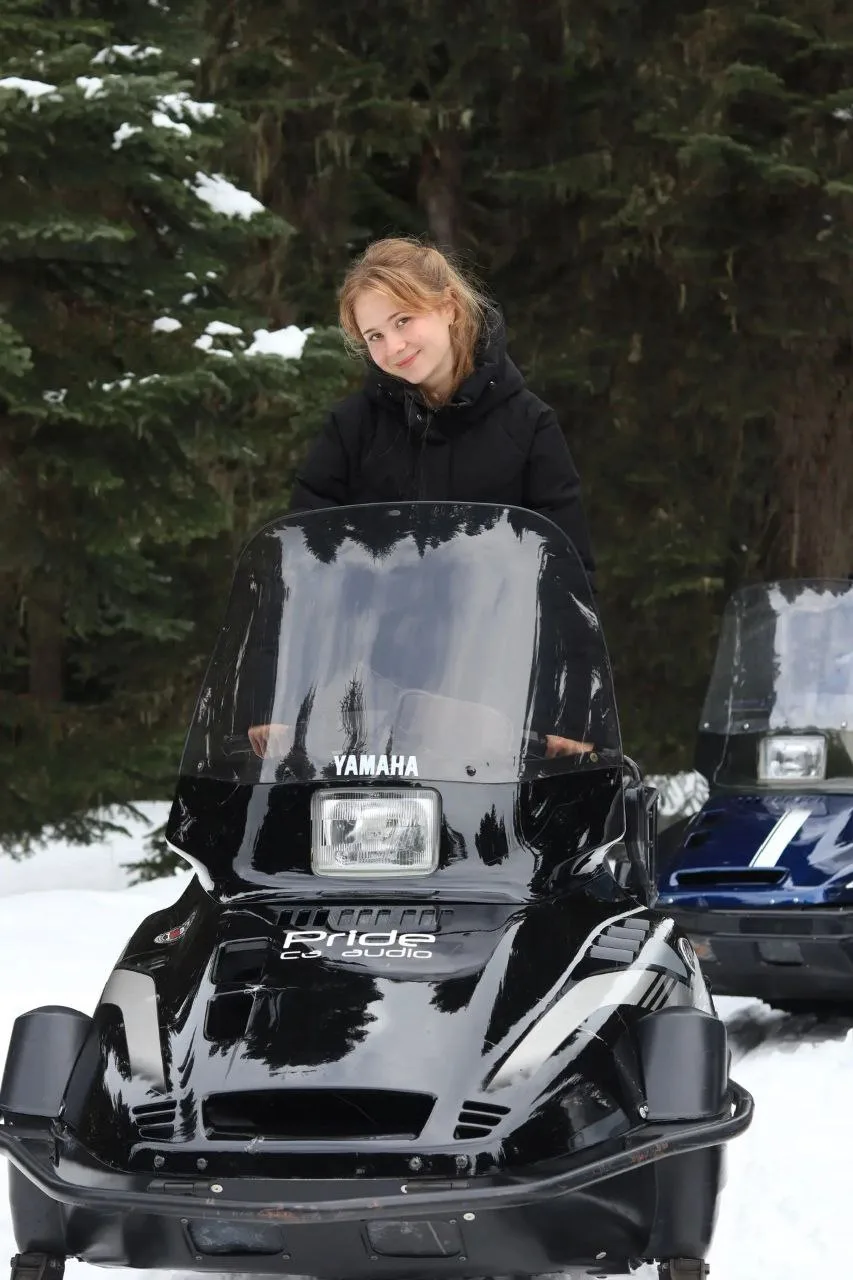 Снегоход — Зимний лес — фото снегохода в Зимнем лесу, Архыз, фото 1